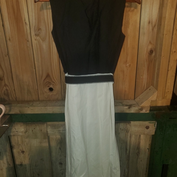 LOFT DRESS - Picture 2 of 3